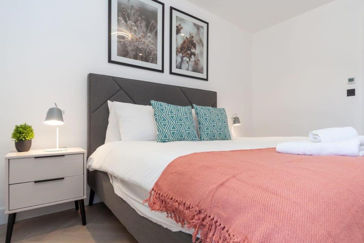 Modern 2 Bedroom Apartment In Wimbledon Londres Exterior foto